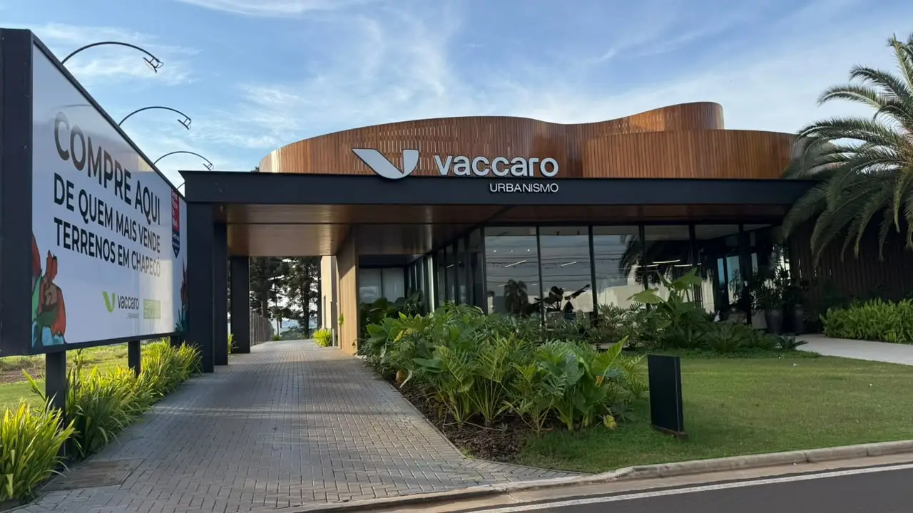 Fachada da central de vendas Vaccaro Urbanismo em Chapecó